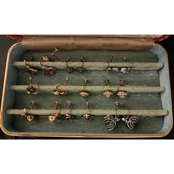 Vintage 1950s Farrington Jewelry Box with 9 Clip-On Earrings - Picture 1 of 6